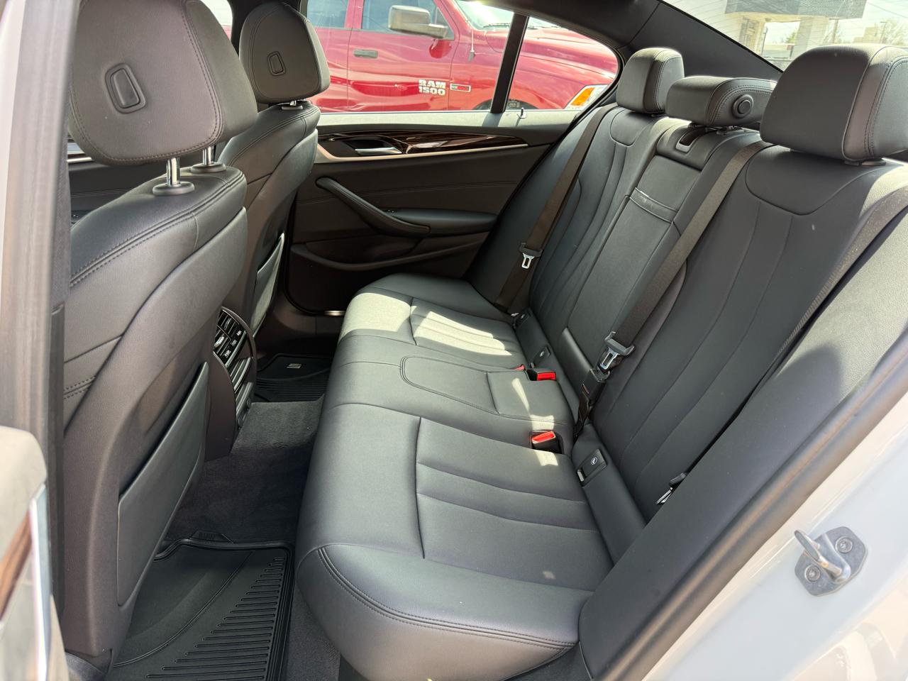 BMW 5-Series 530i xDrive 2019