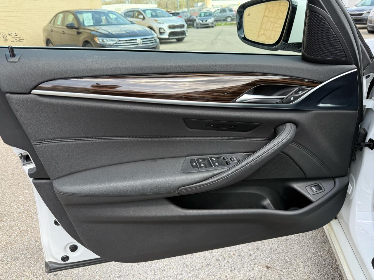 BMW 5-Series 530i xDrive 2019