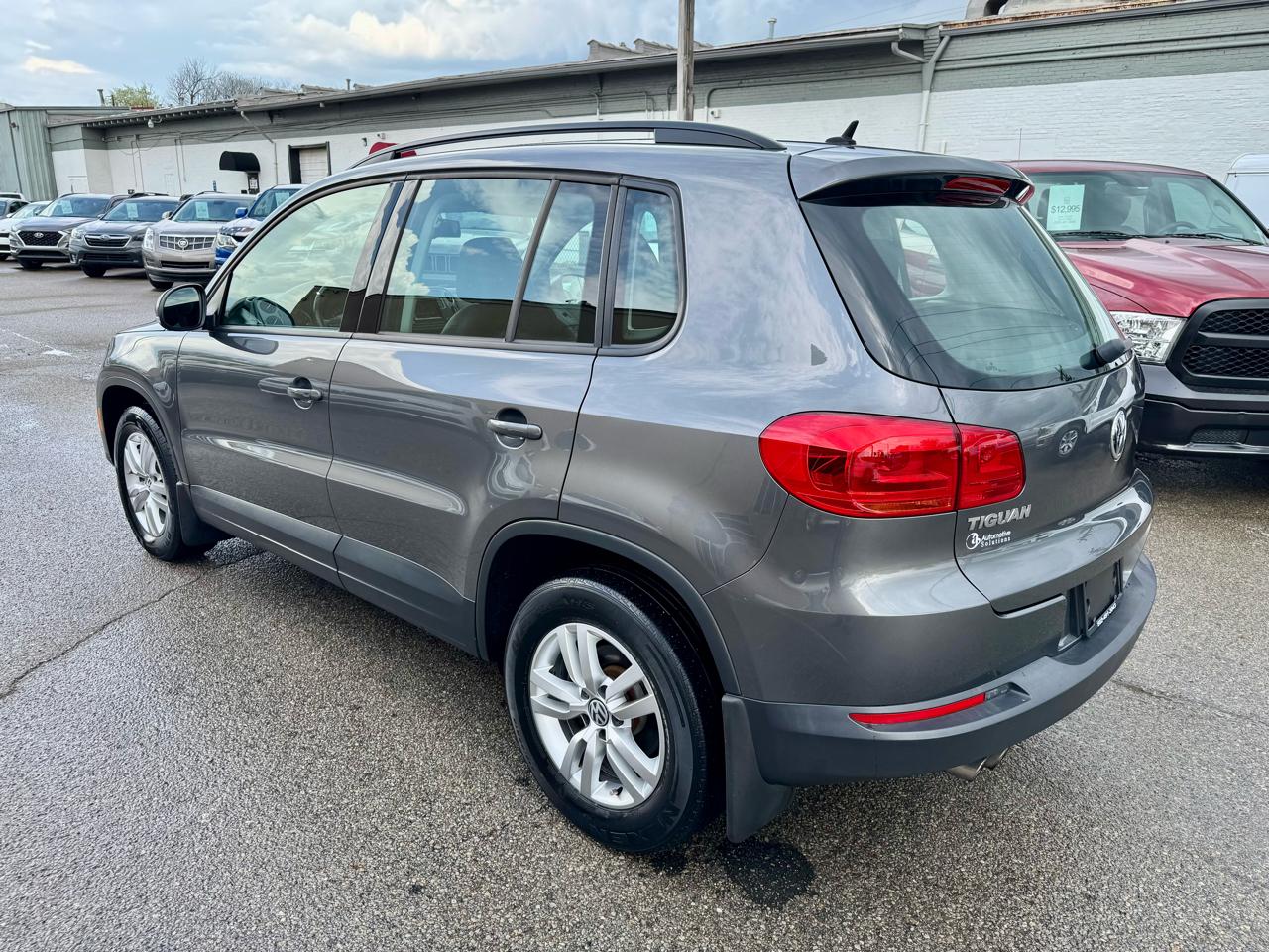 Volkswagen Tiguan SE 2016