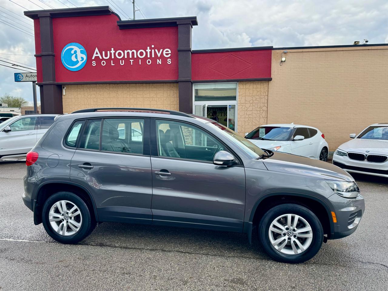 Volkswagen Tiguan SE 2016