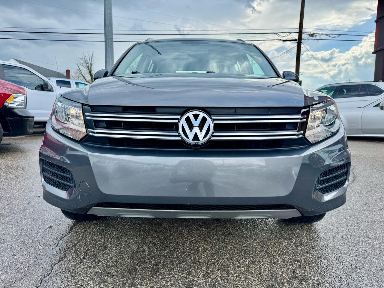 Volkswagen Tiguan SE 2016