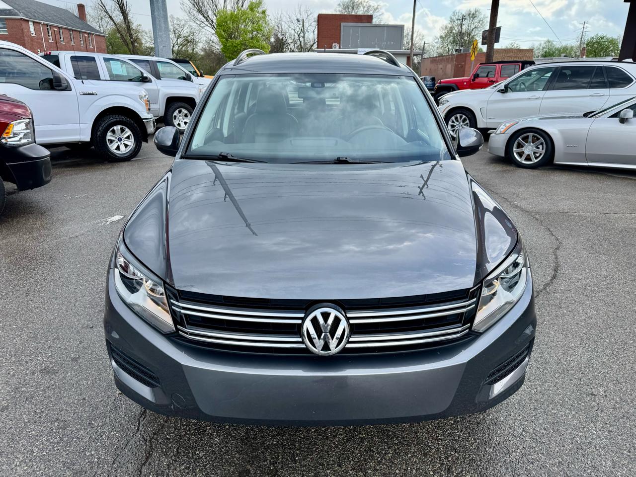 Volkswagen Tiguan SE 2016