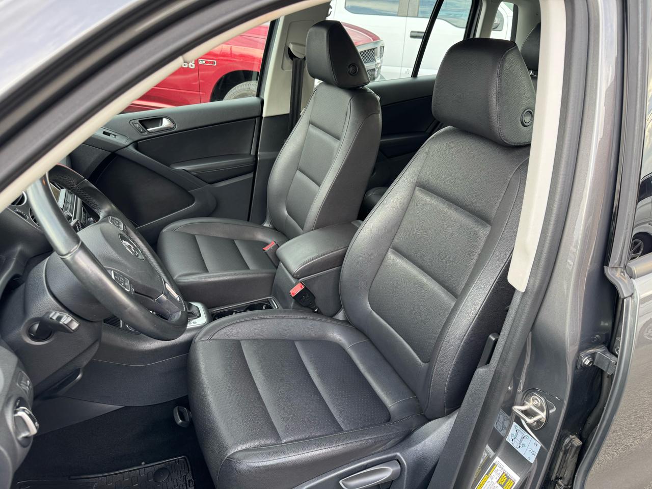 Volkswagen Tiguan SE 2016