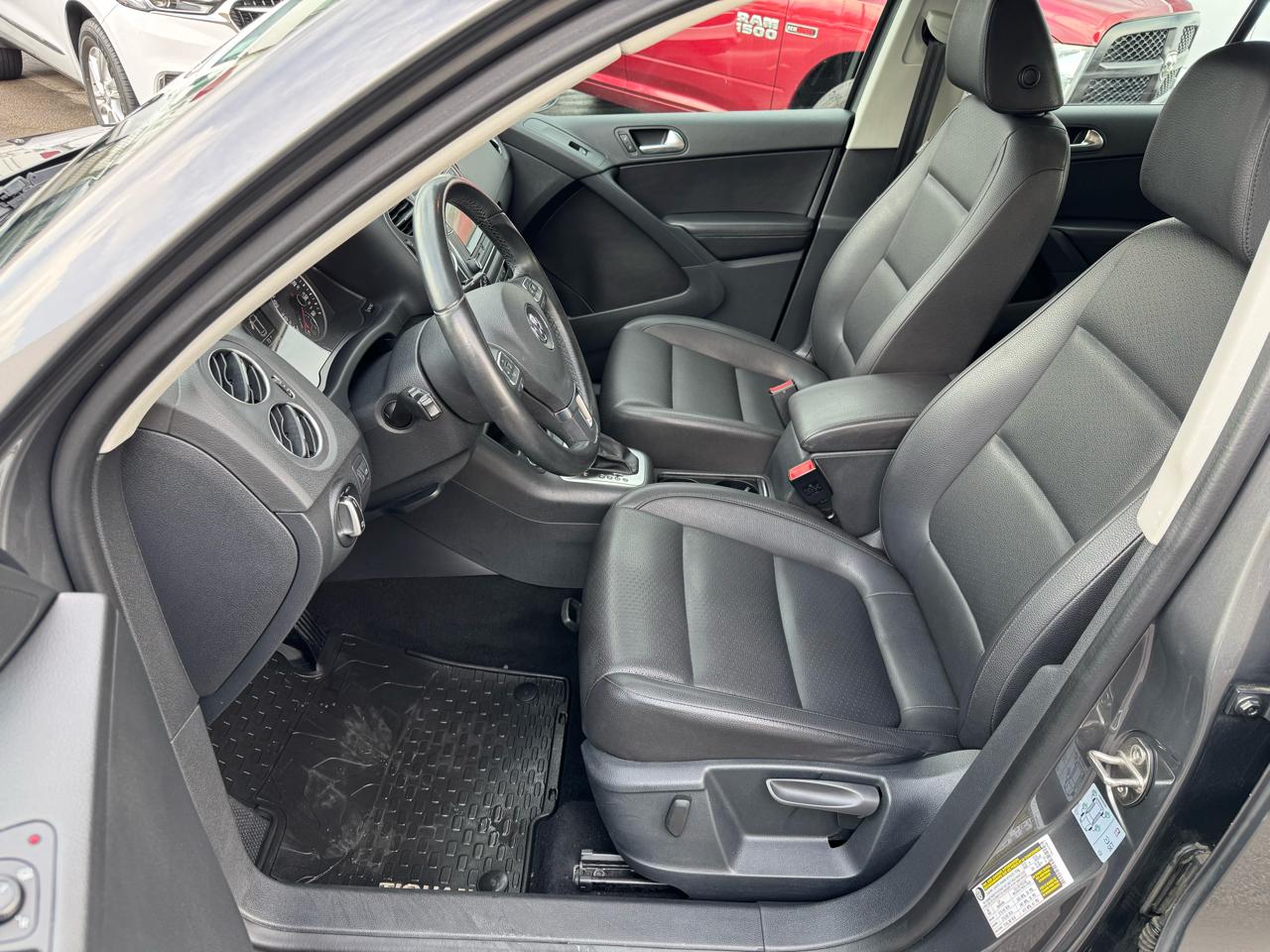 Volkswagen Tiguan SE 2016