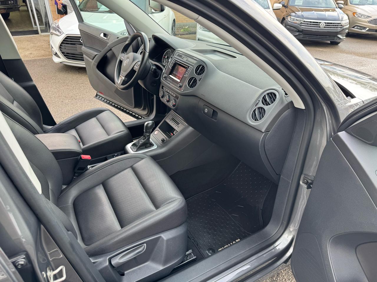 Volkswagen Tiguan SE 2016