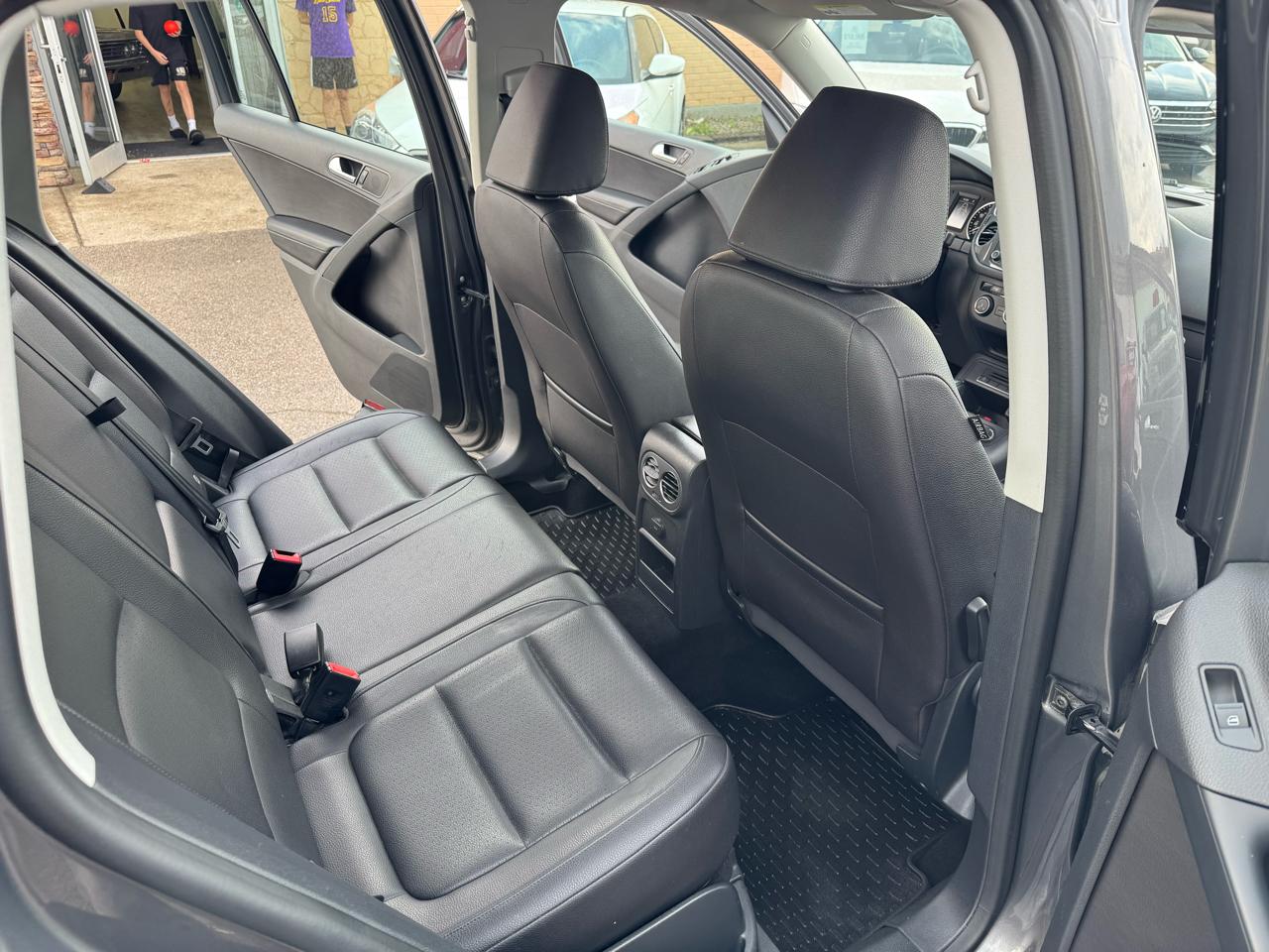 Volkswagen Tiguan SE 2016