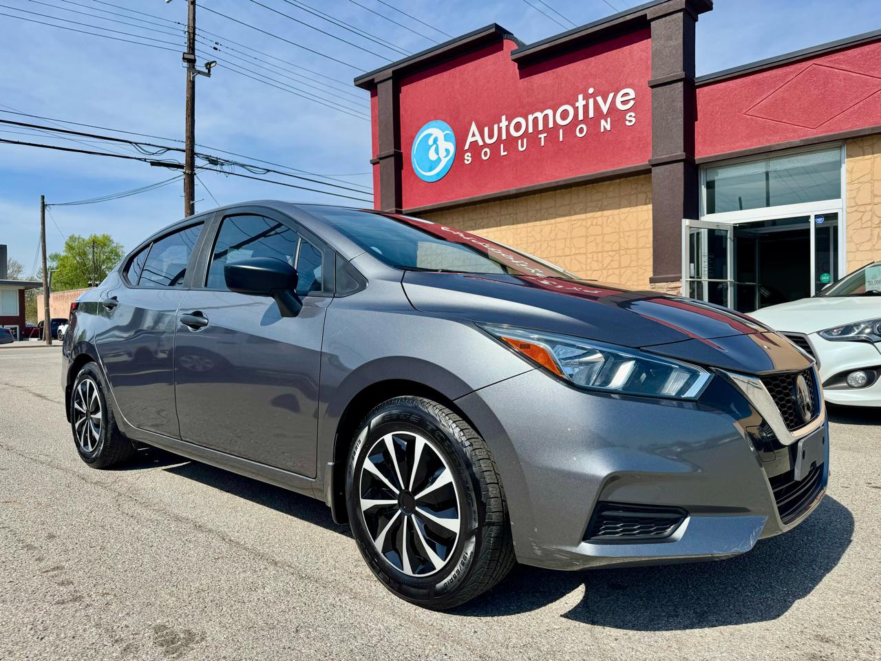 Nissan Versa S 5MT 2020