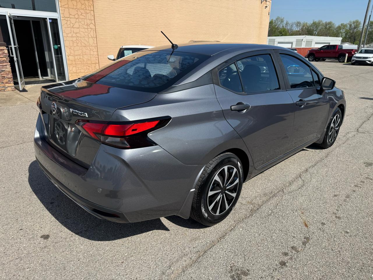 Nissan Versa S 5MT 2020