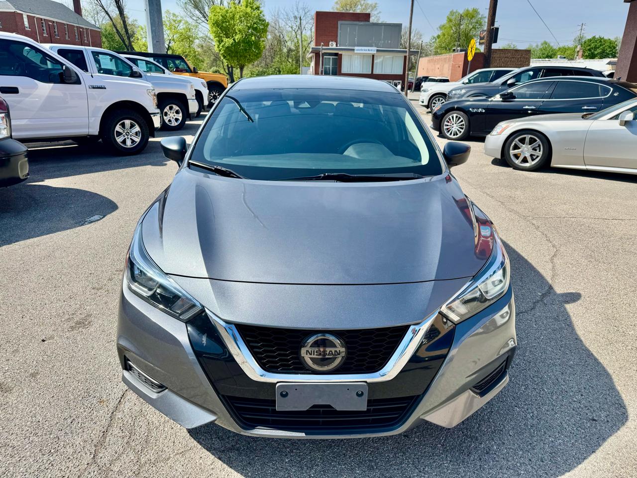 Nissan Versa S 5MT 2020