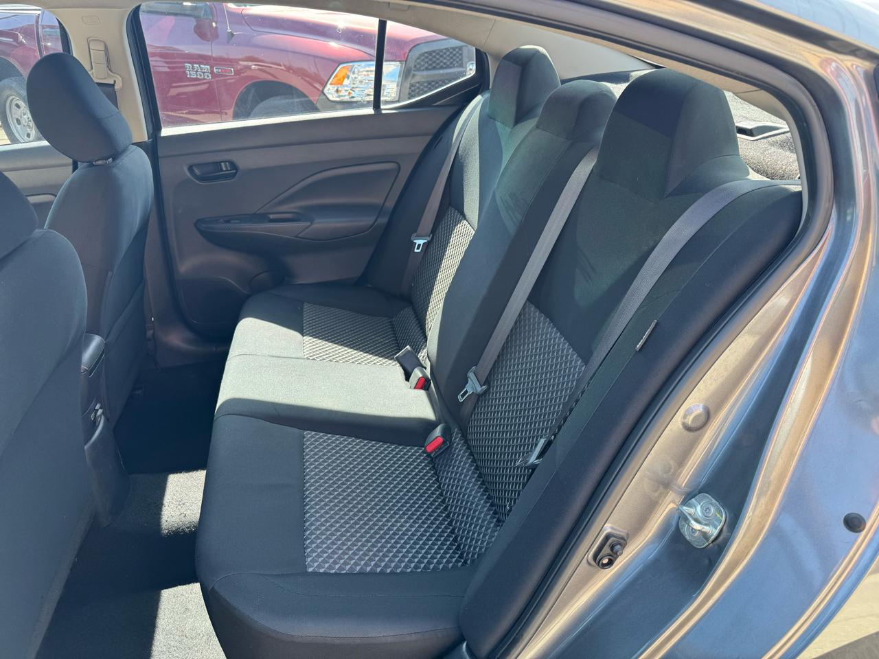 Nissan Versa S 5MT 2020