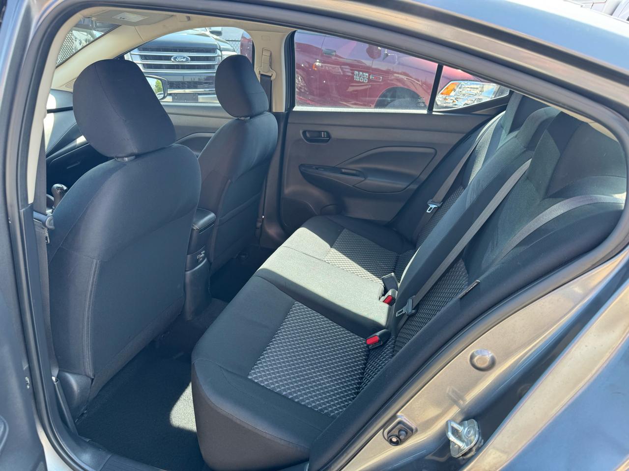 Nissan Versa S 5MT 2020