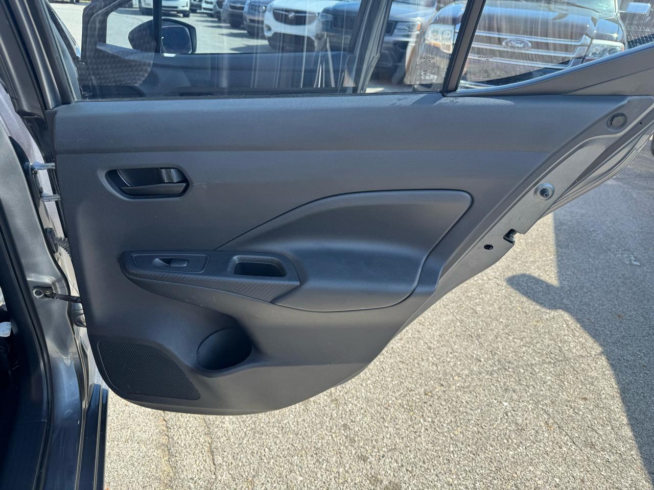 Nissan Versa S 5MT 2020