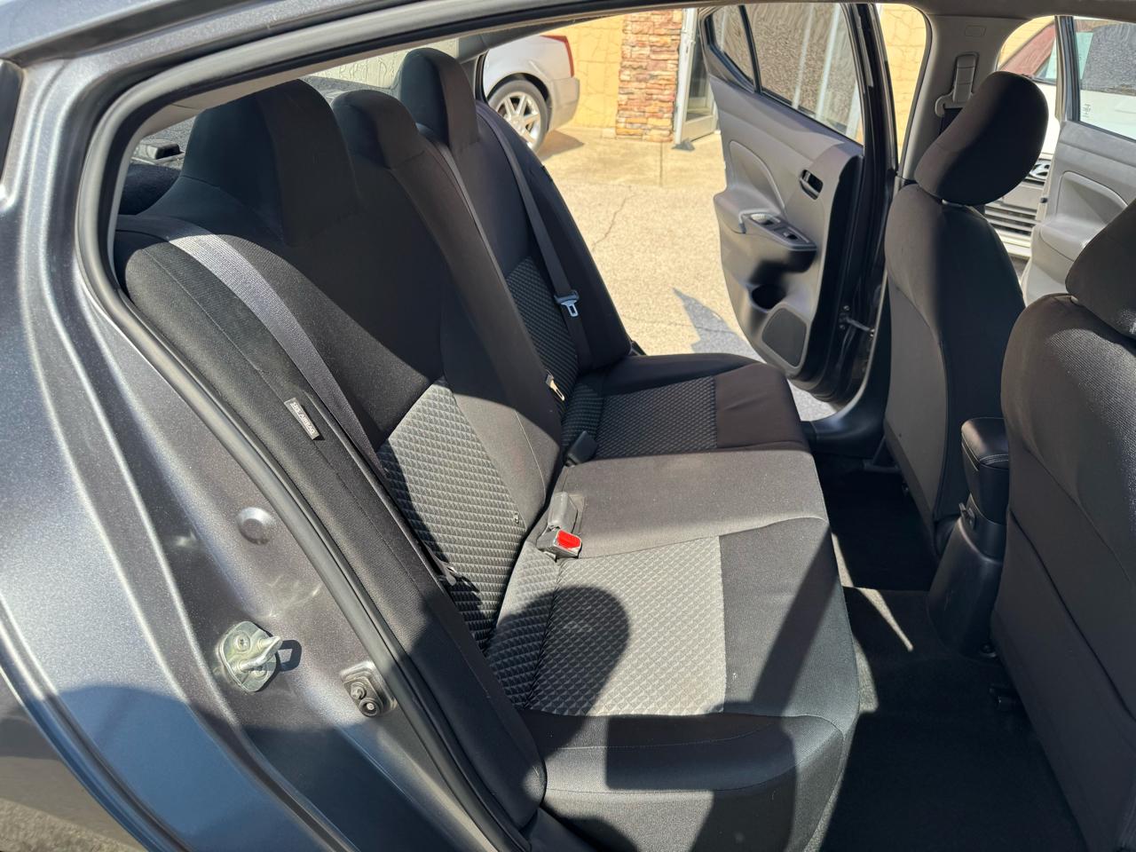 Nissan Versa S 5MT 2020