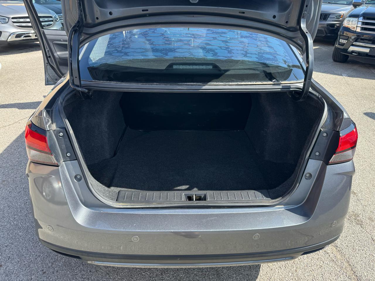 Nissan Versa S 5MT 2020