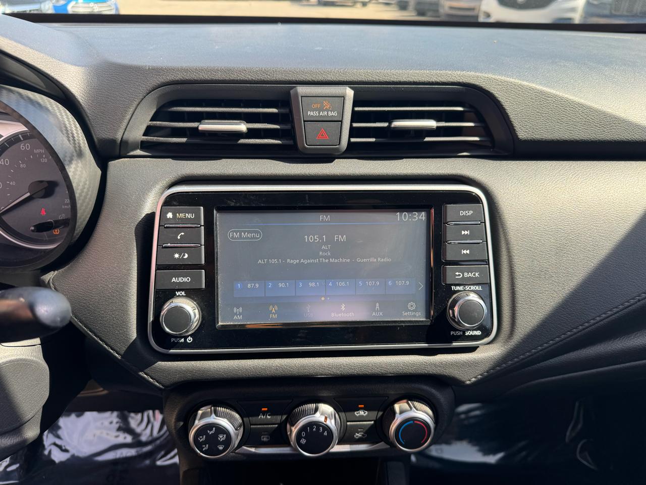 Nissan Versa S 5MT 2020