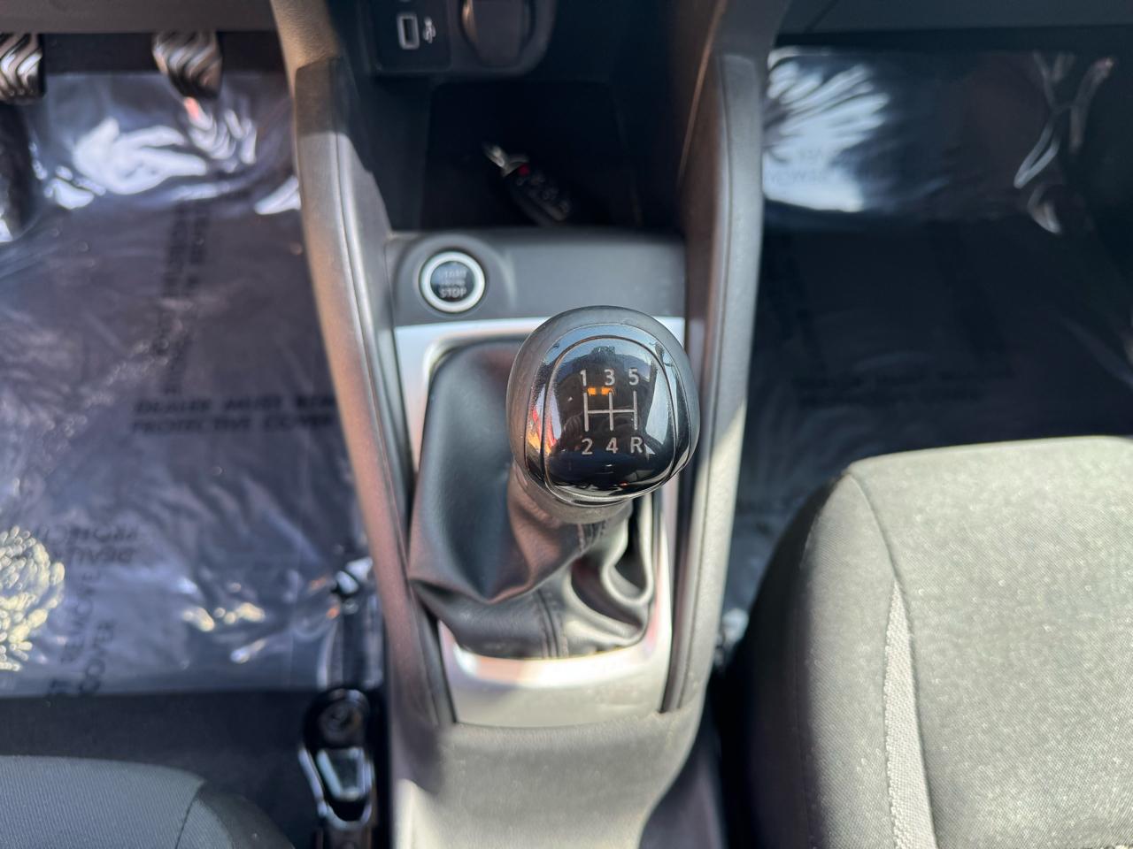 Nissan Versa S 5MT 2020