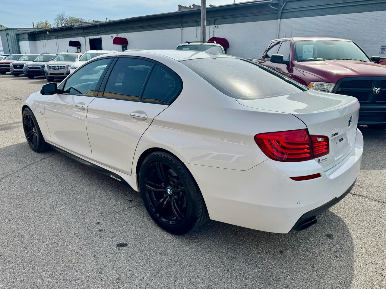 BMW 5-Series 550i xDrive 2016