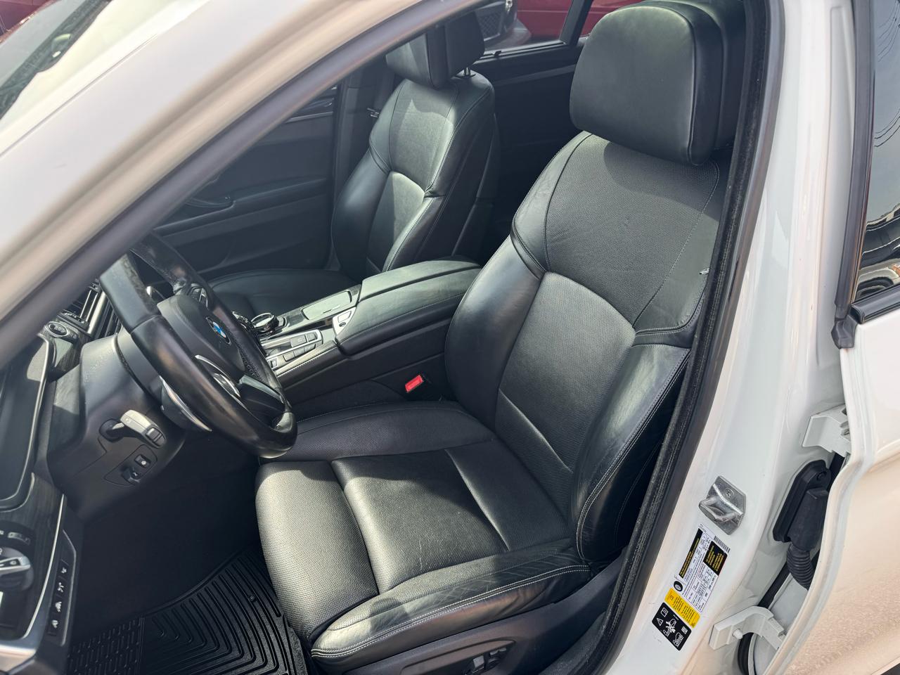 BMW 5-Series 550i xDrive 2016