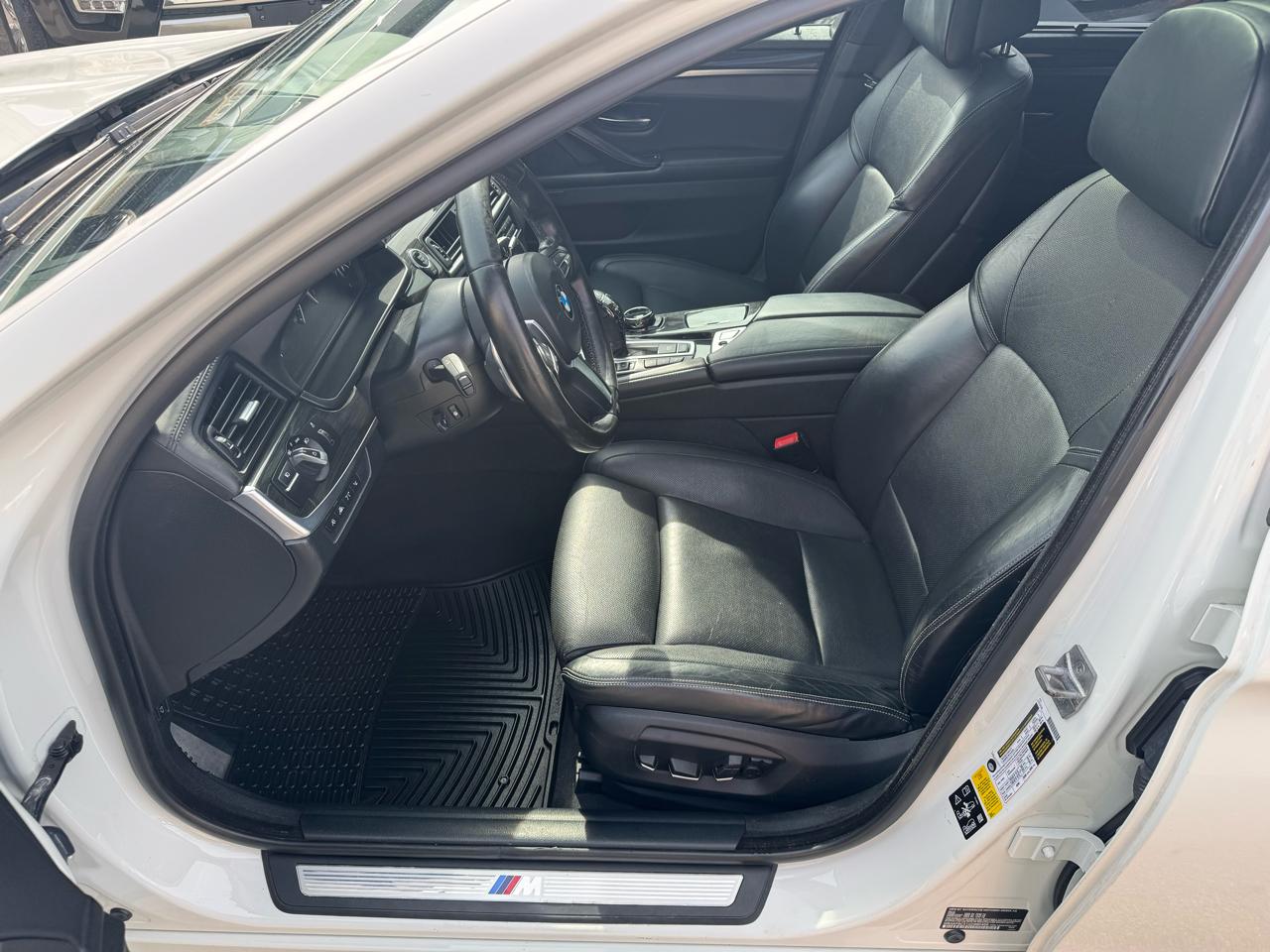 BMW 5-Series 550i xDrive 2016