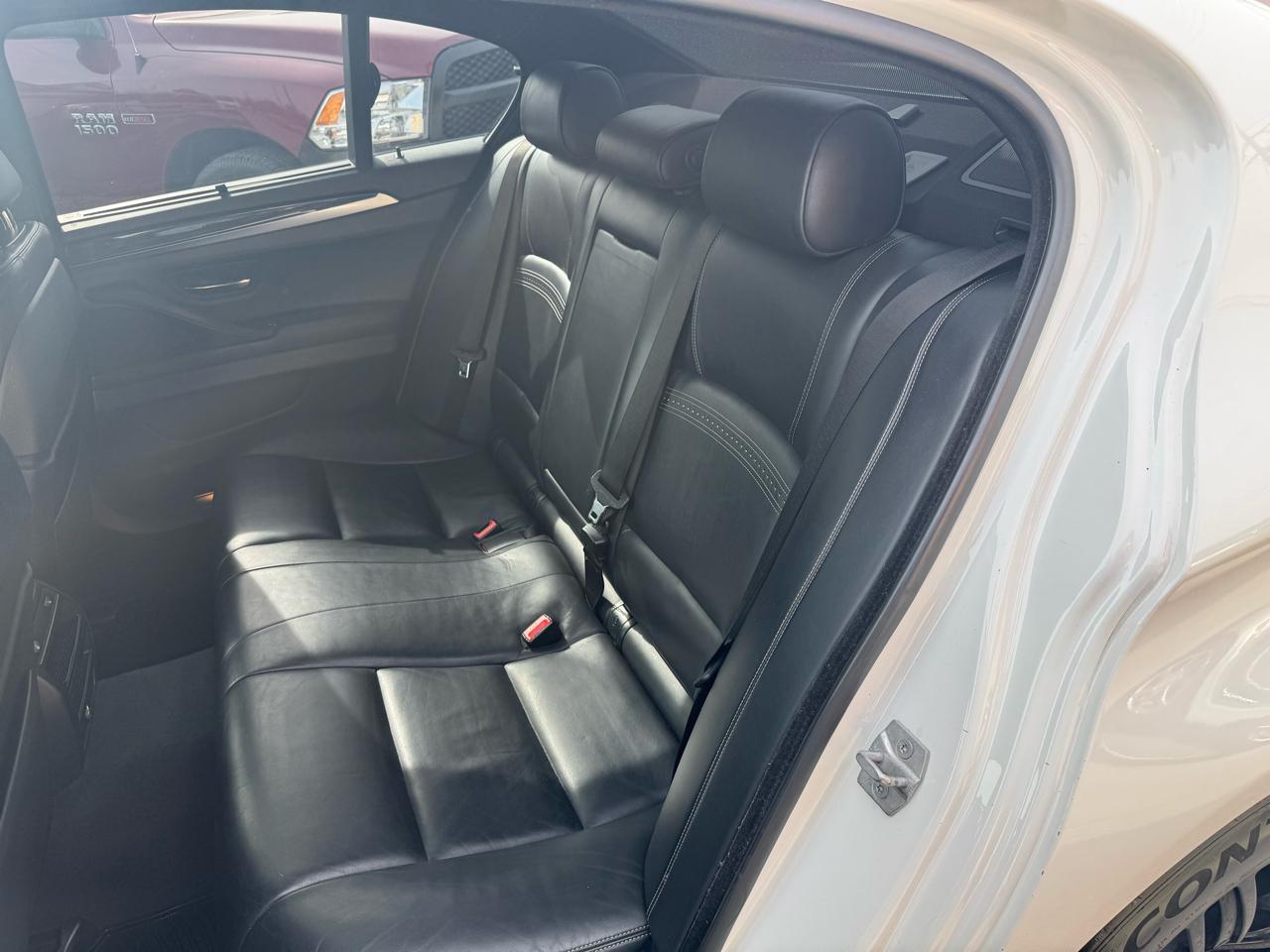 BMW 5-Series 550i xDrive 2016