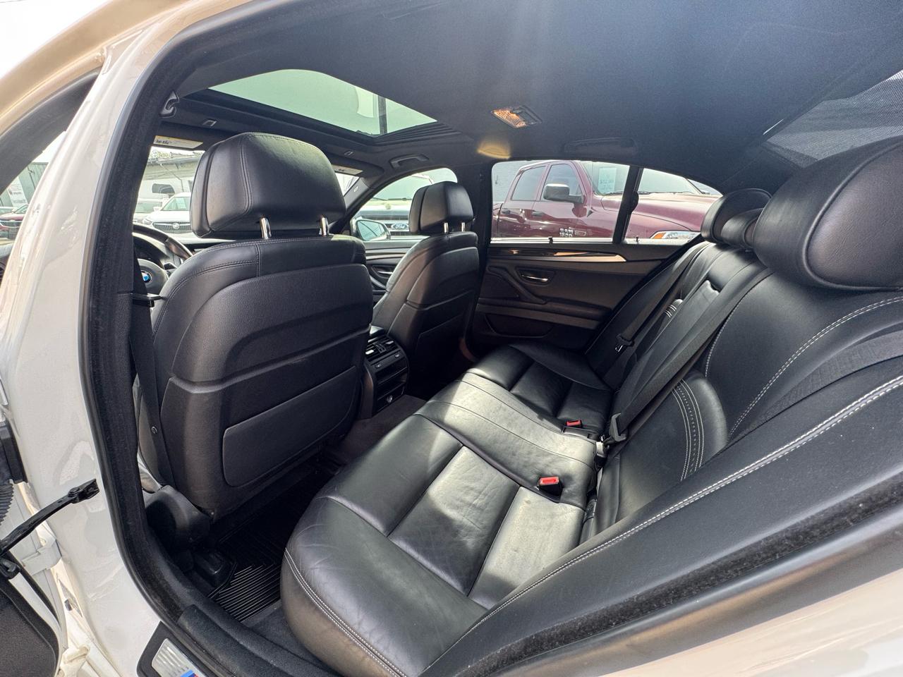 BMW 5-Series 550i xDrive 2016