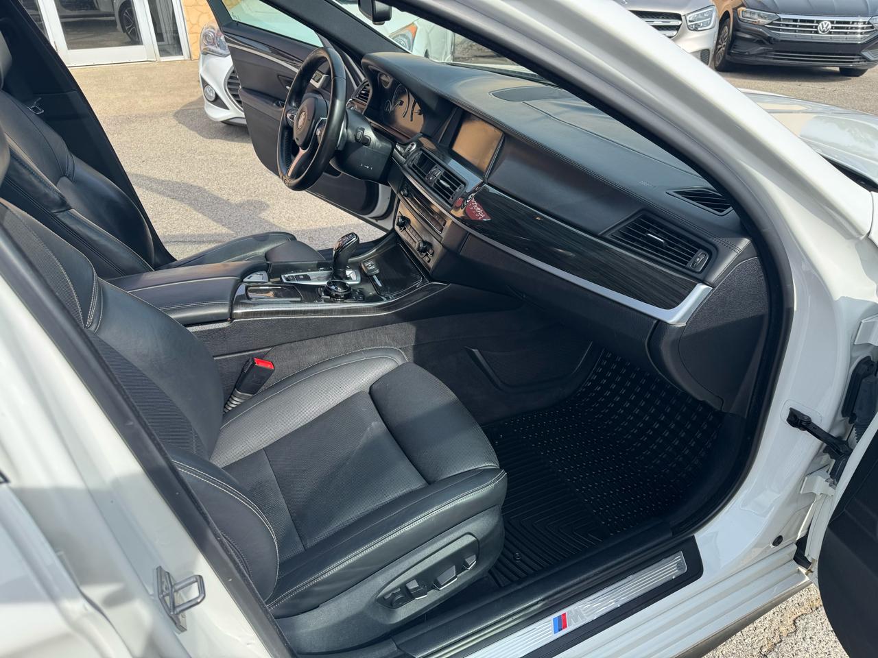 BMW 5-Series 550i xDrive 2016