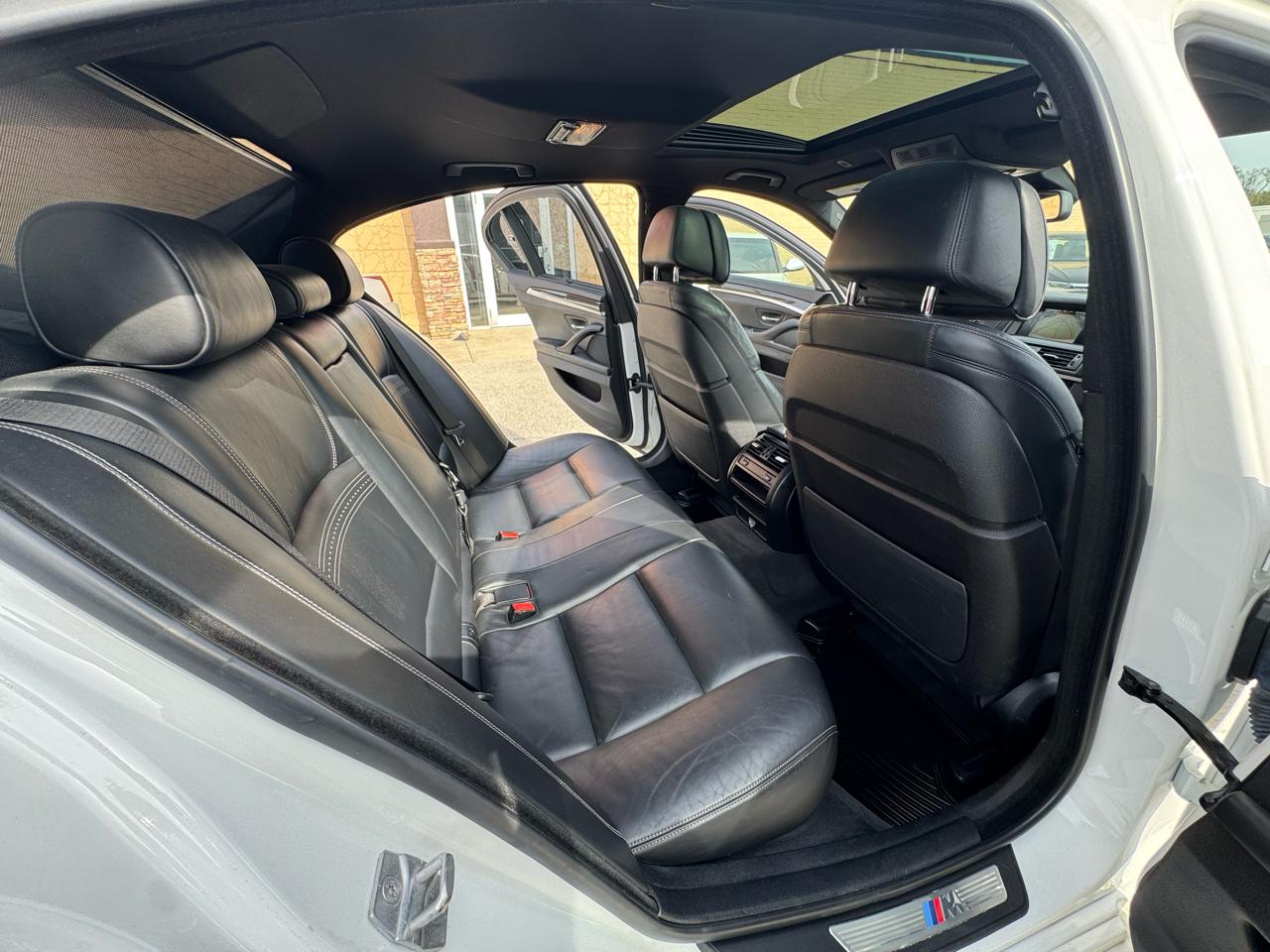 BMW 5-Series 550i xDrive 2016