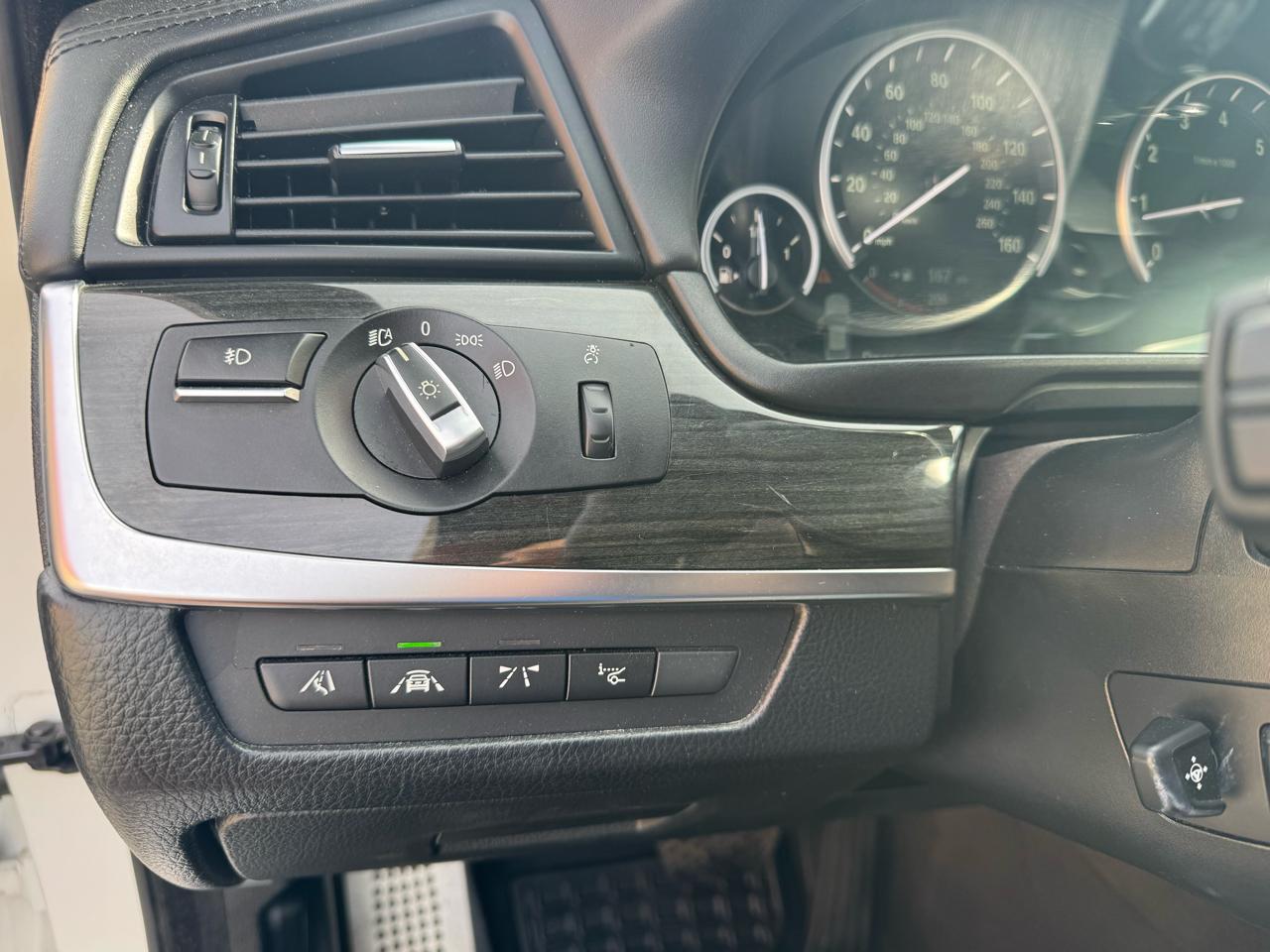 BMW 5-Series 550i xDrive 2016