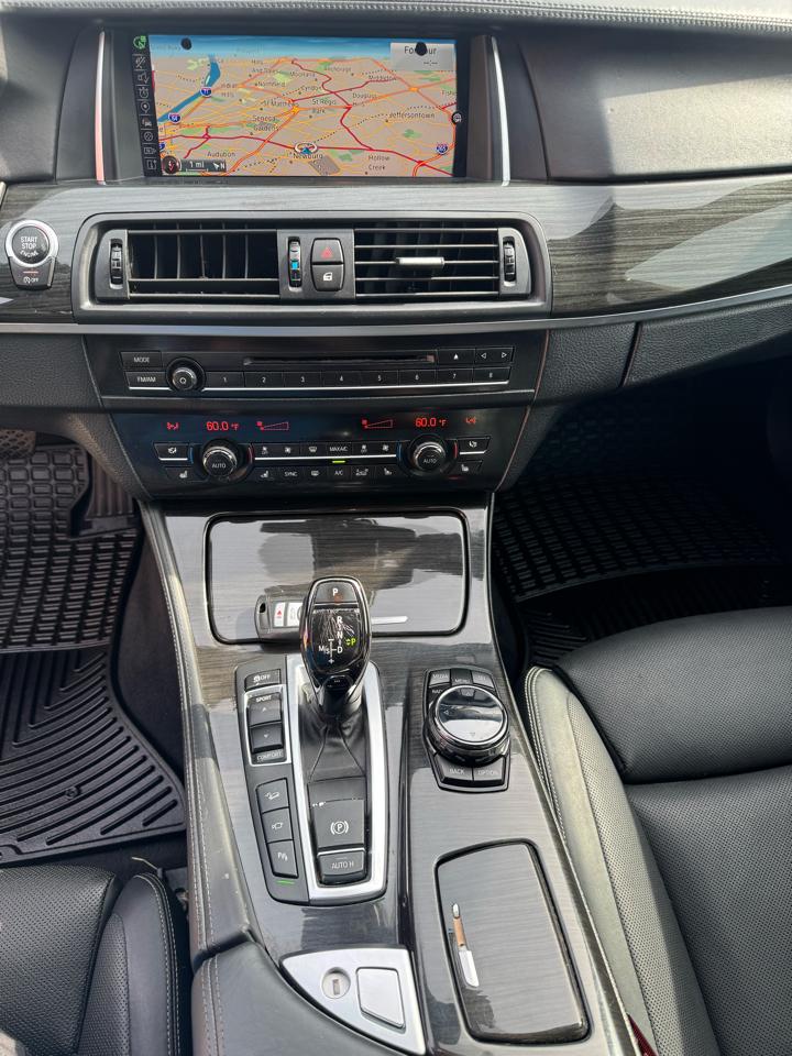 BMW 5-Series 550i xDrive 2016