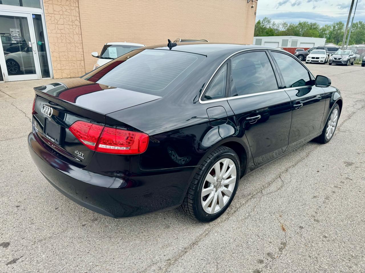 Audi A4 2.0T Sedan quattro Tiptronic 2012