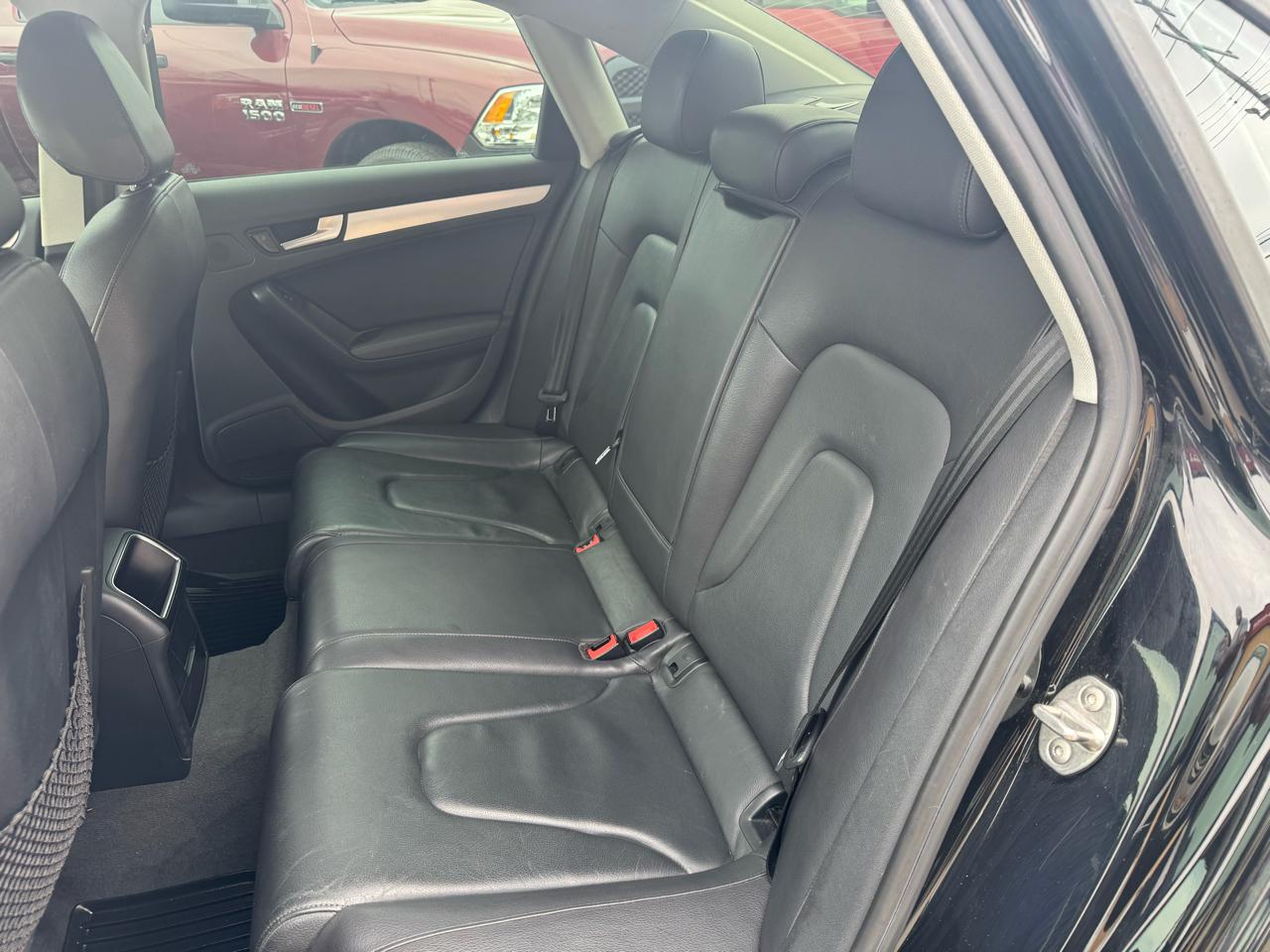 Audi A4 2.0T Sedan quattro Tiptronic 2012