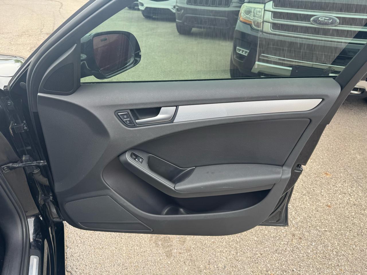 Audi A4 2.0T Sedan quattro Tiptronic 2012