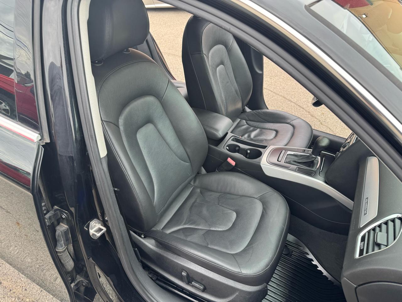 Audi A4 2.0T Sedan quattro Tiptronic 2012