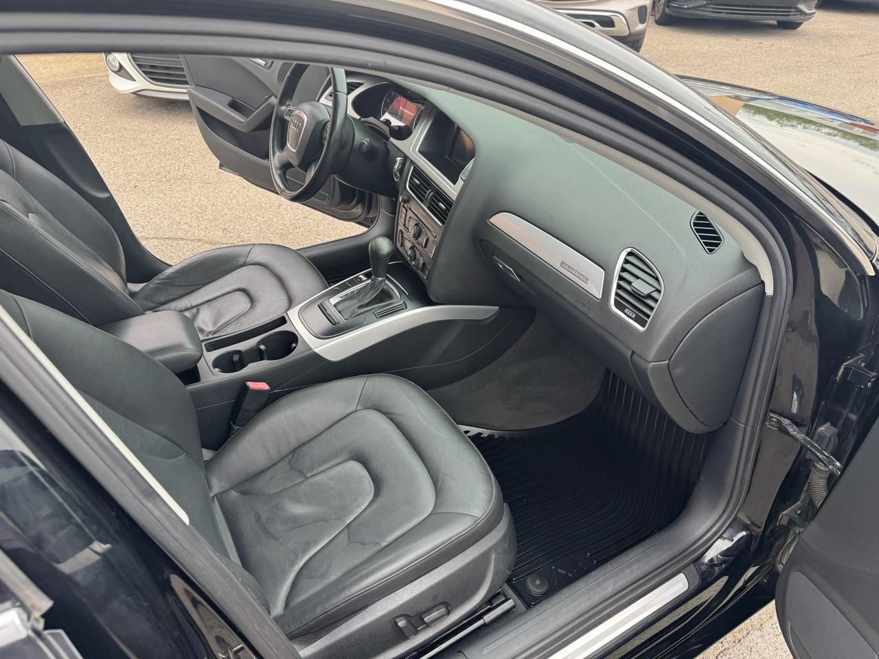 Audi A4 2.0T Sedan quattro Tiptronic 2012