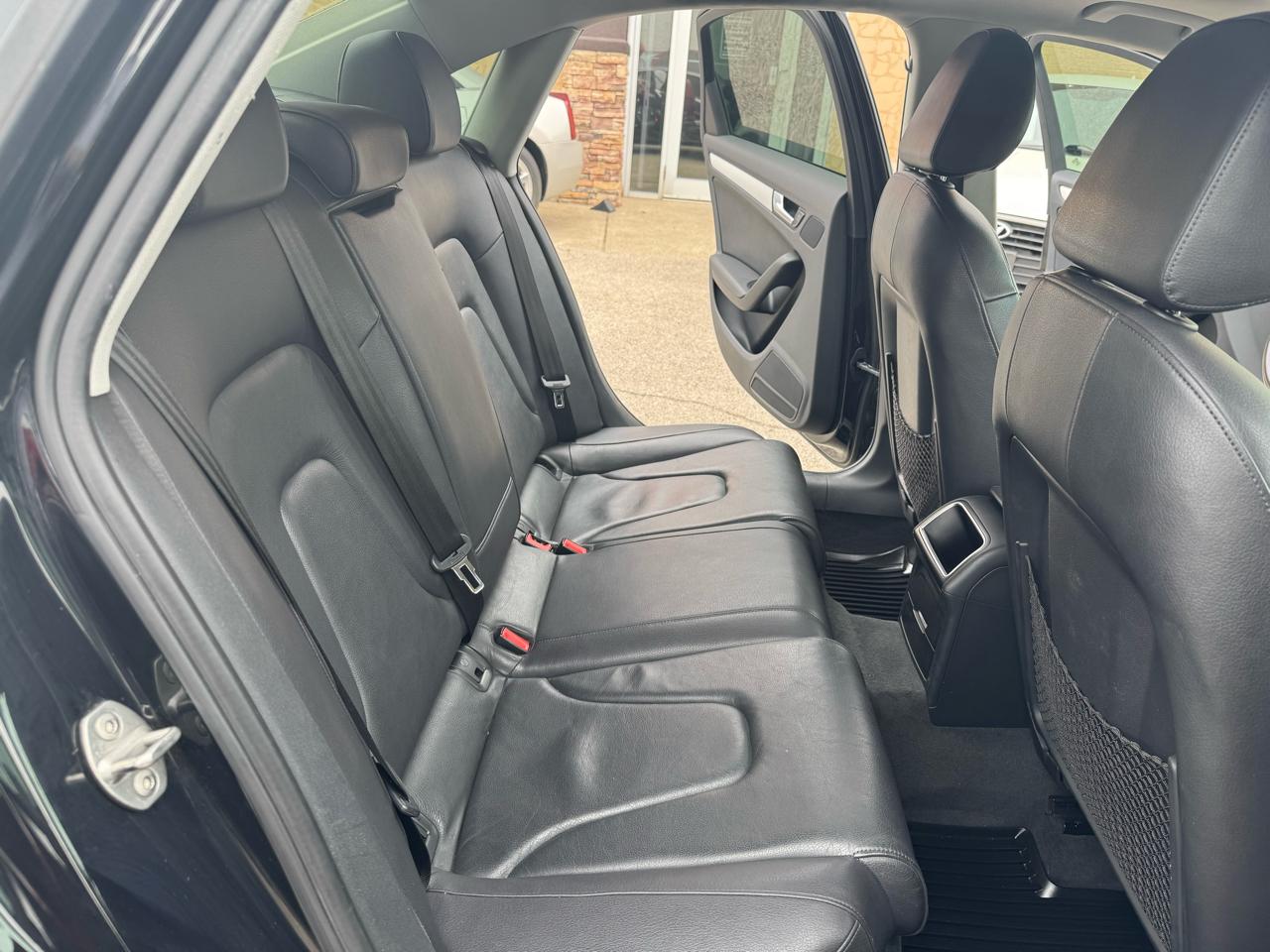 Audi A4 2.0T Sedan quattro Tiptronic 2012