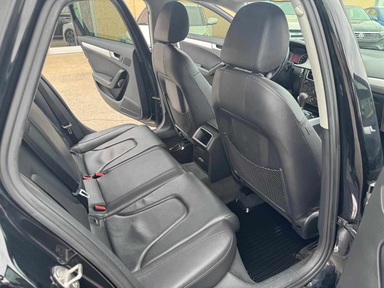 Audi A4 2.0T Sedan quattro Tiptronic 2012