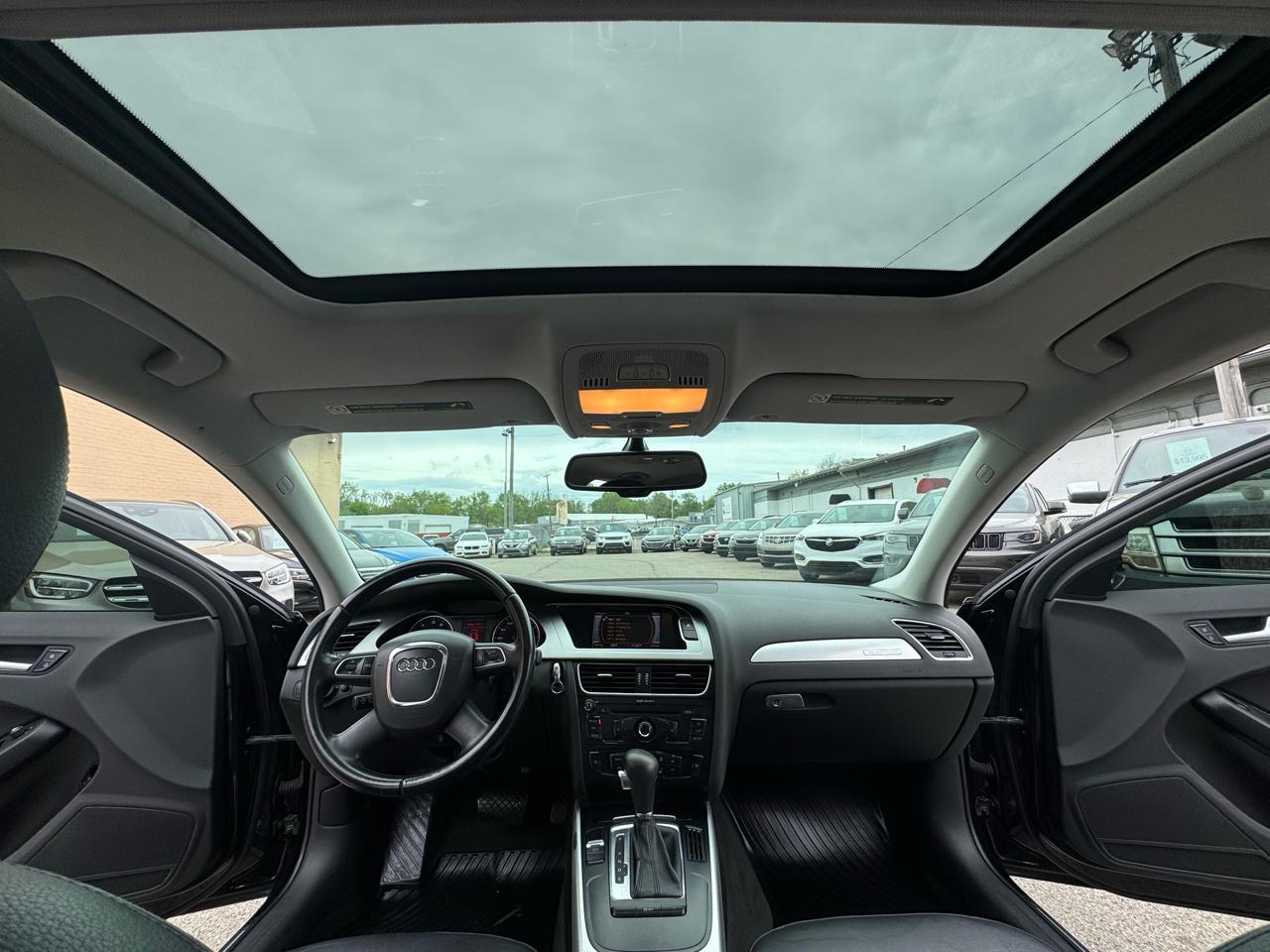 Audi A4 2.0T Sedan quattro Tiptronic 2012