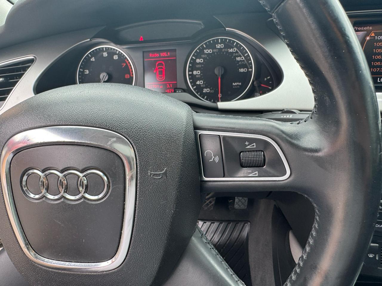 Audi A4 2.0T Sedan quattro Tiptronic 2012