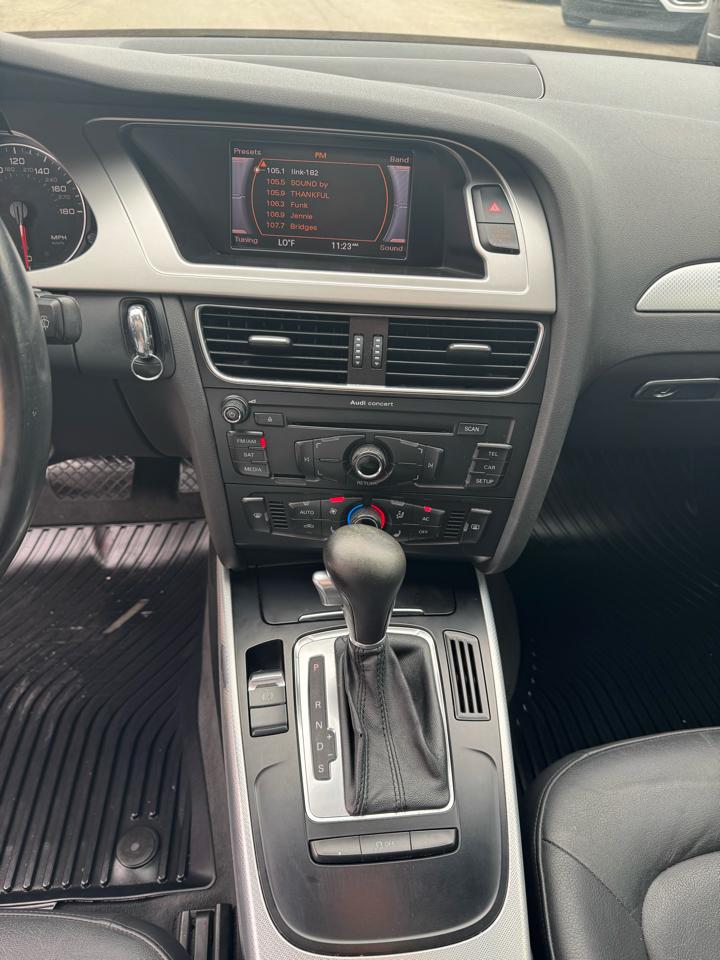 Audi A4 2.0T Sedan quattro Tiptronic 2012