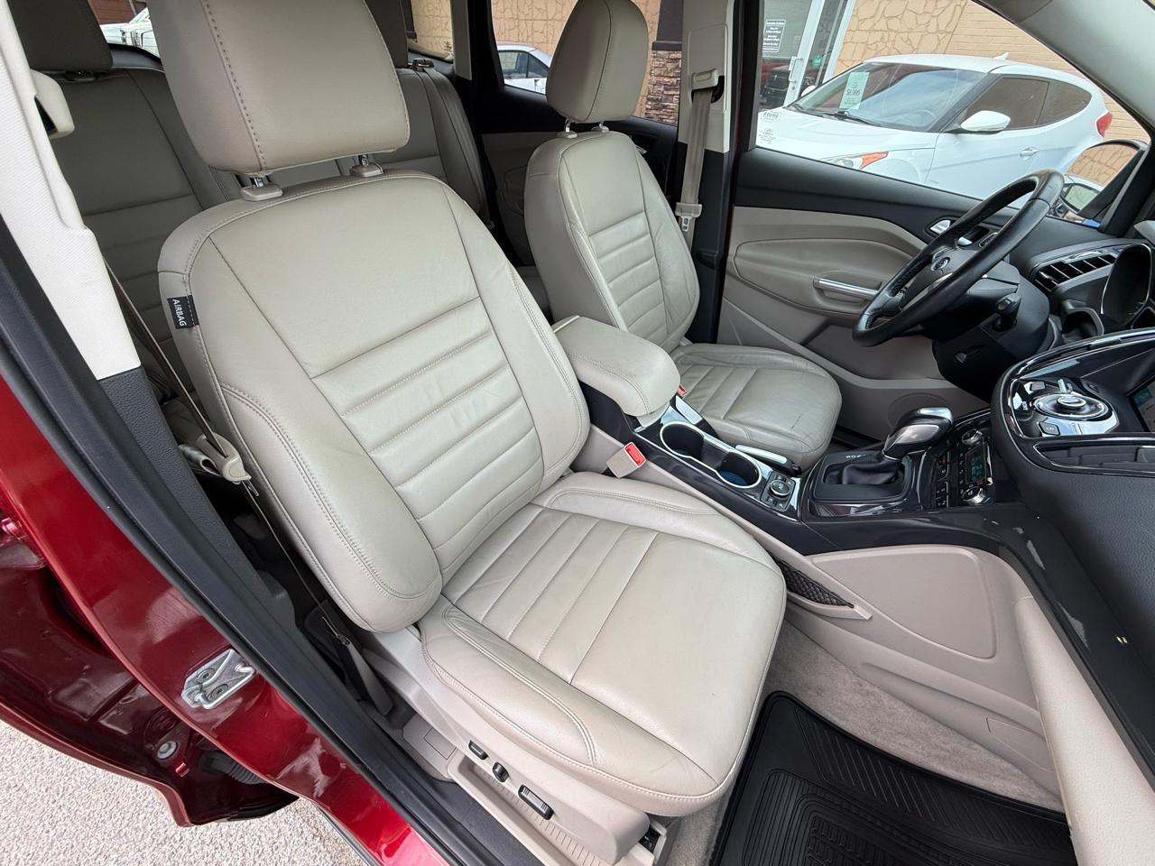 Ford Escape Titanium 4WD 2016