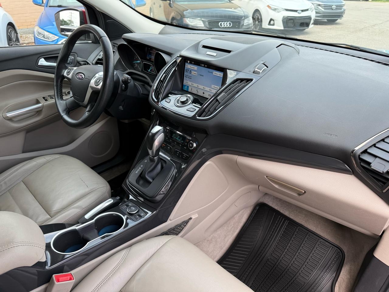 Ford Escape Titanium 4WD 2016