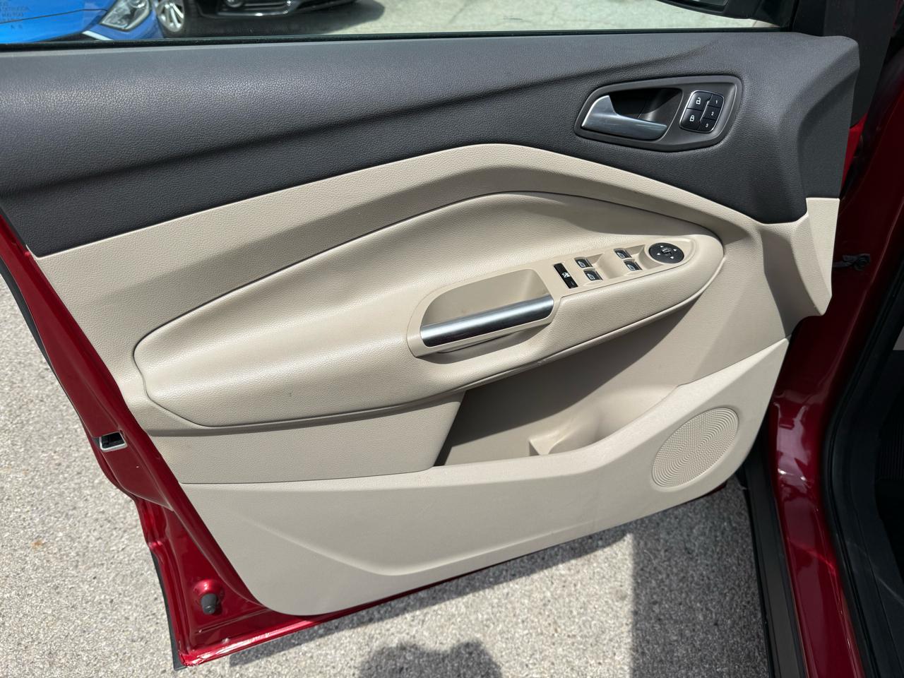 Ford Escape Titanium 4WD 2016