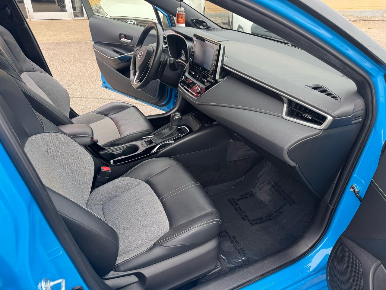 Toyota Corolla XSE Hatchback CVT 2022