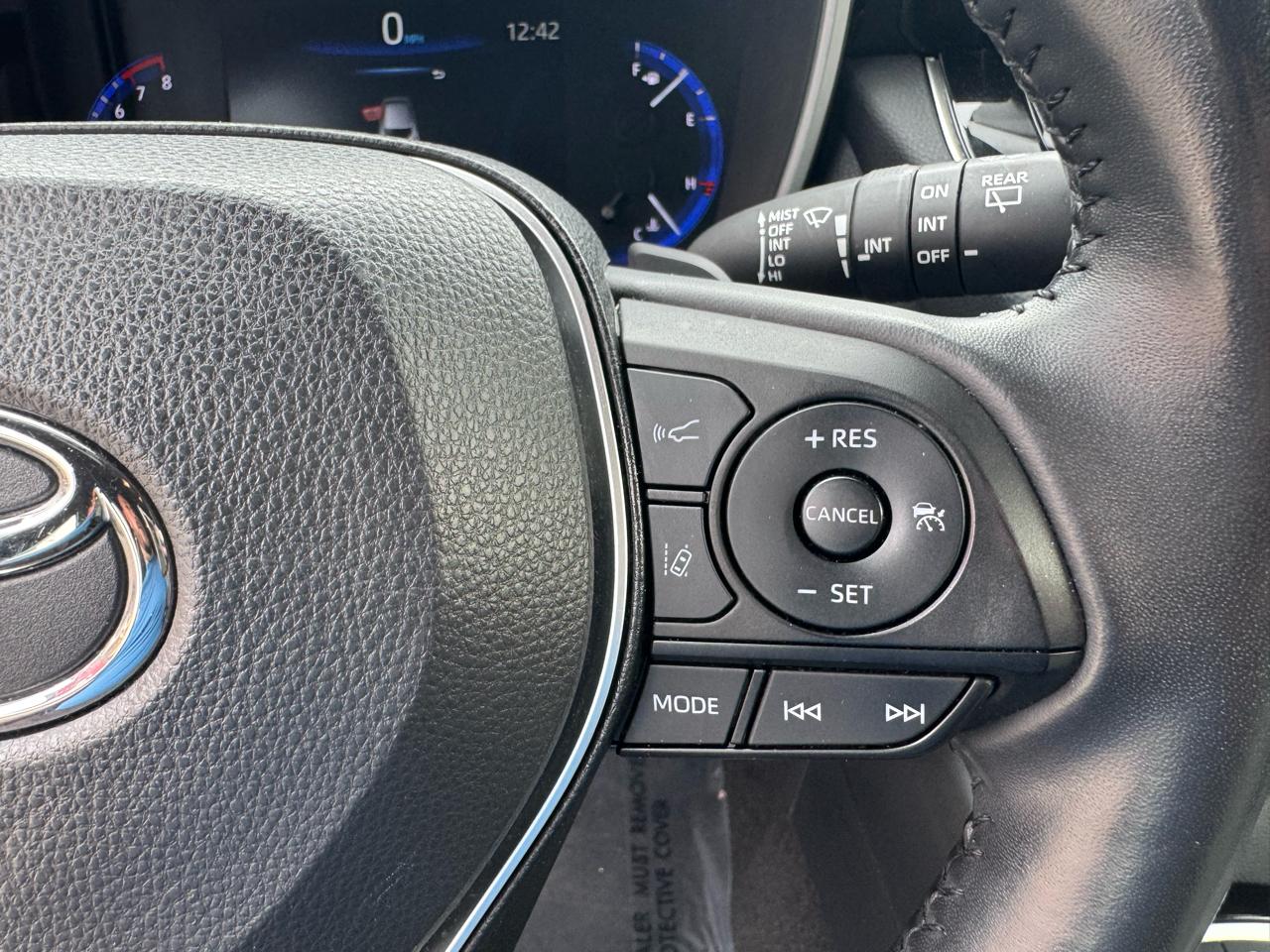 Toyota Corolla XSE Hatchback CVT 2022