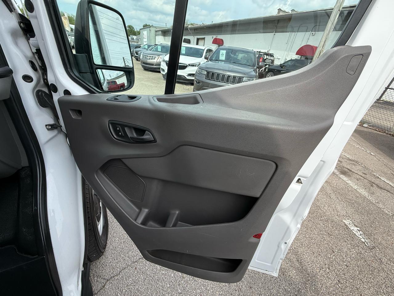 Ford Transit 250 Van Med. Roof w/Sliding Pass. 148-in. WB 2021