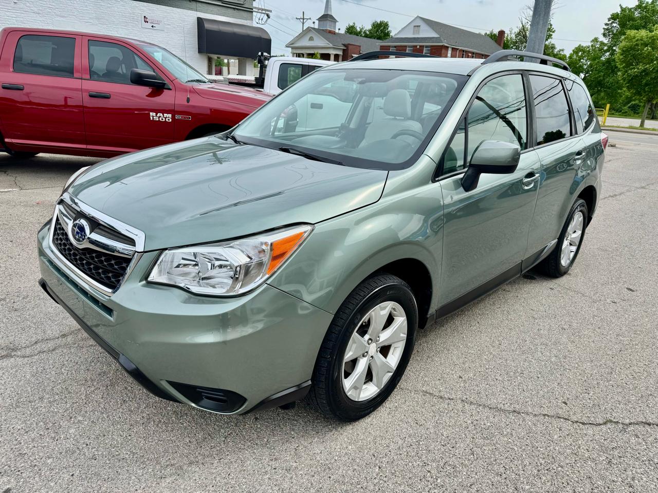 Subaru Forester 2.5i Premium PZEV CVT 2016