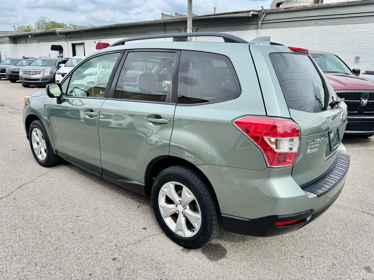 Subaru Forester 2.5i Premium PZEV CVT 2016