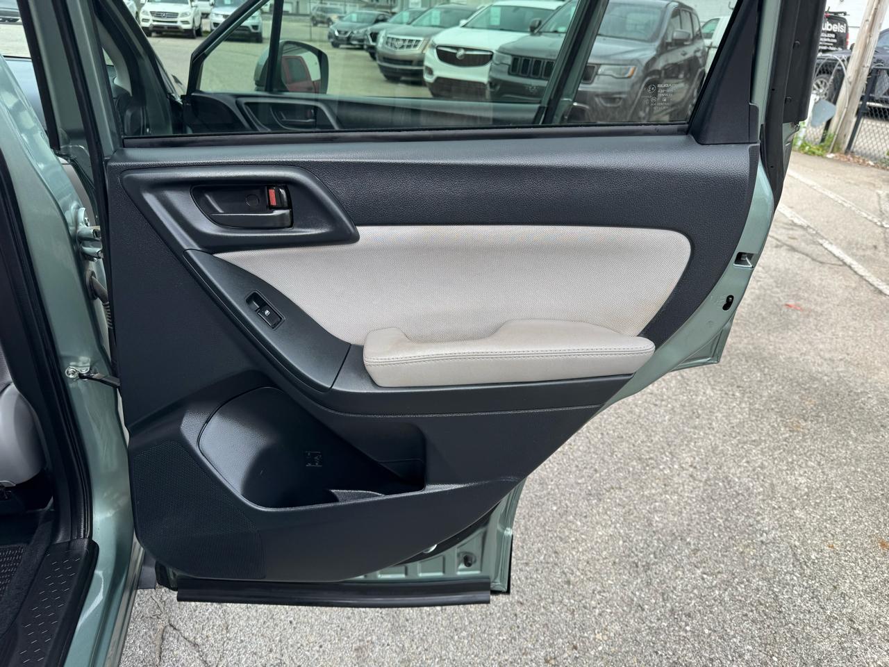 Subaru Forester 2.5i Premium PZEV CVT 2016