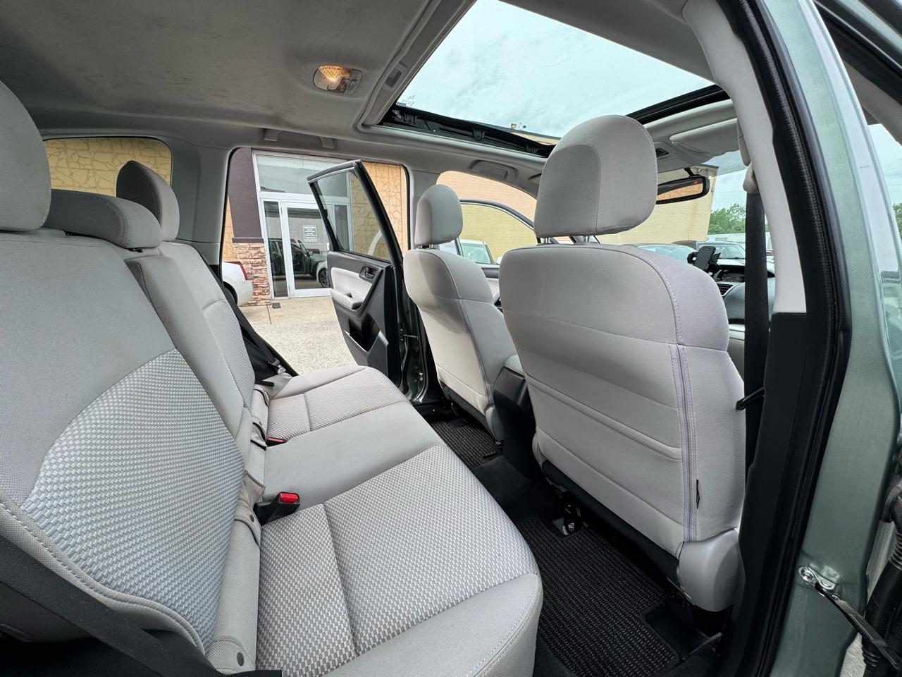 Subaru Forester 2.5i Premium PZEV CVT 2016