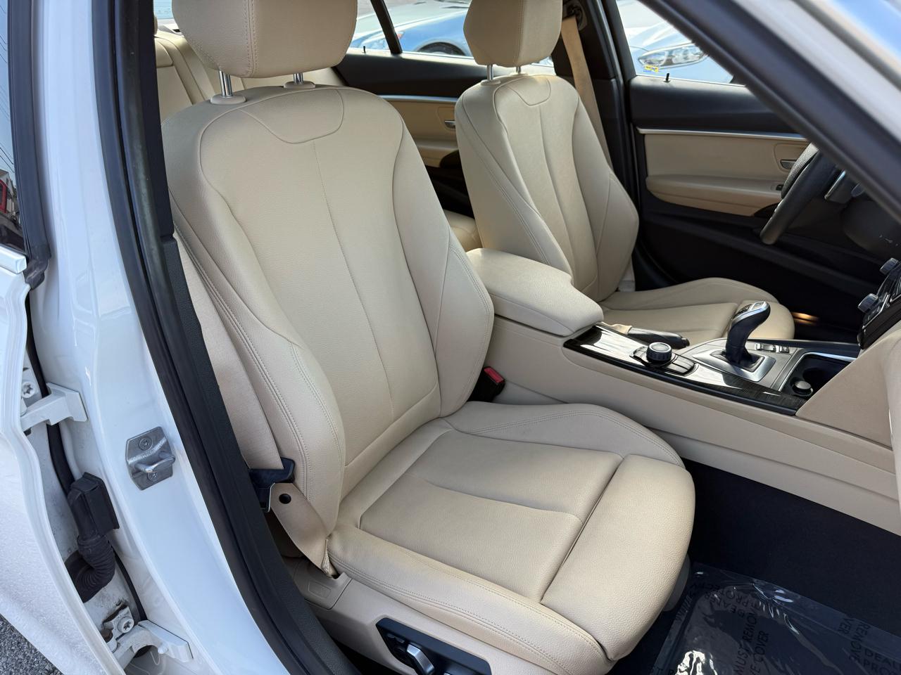BMW 3-Series 330i xDrive SULEV Sedan 2018
